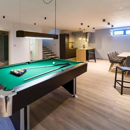 Luxury Loma 2 *