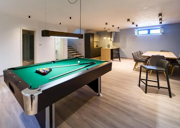 Luxury Loma 2 *